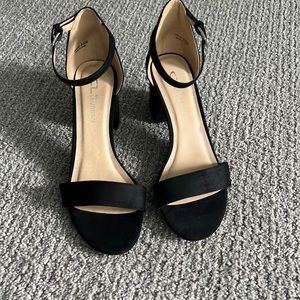 CL by Laundry ankle strap sandals size 9
